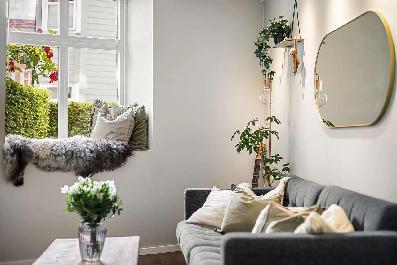 Home Window Repair: Expert Tips & Safe DIY Guide